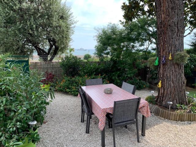 Appartement Face A La Mer Et Au Port Saint Laurent Du Var Avec Jardin Privatif Zewnętrze zdjęcie